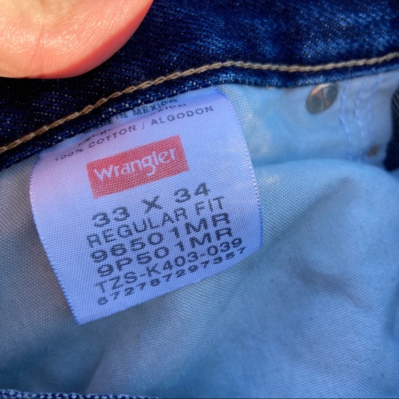 Men’s Dark Wash Regular Fit Wrangler Jeans - Picture 4 of 4